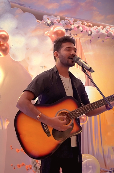 guitarist for birthday in mumbai